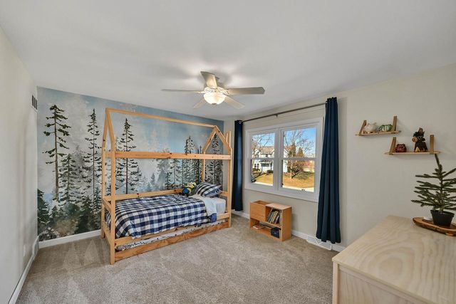 4213 W Madison BOULEVARD, Franklin, WI 53132