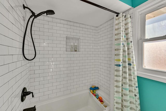 4213 W Madison BOULEVARD, Franklin, WI 53132