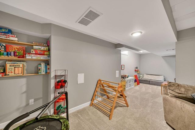 4213 W Madison BOULEVARD, Franklin, WI 53132