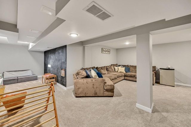 4213 W Madison BOULEVARD, Franklin, WI 53132