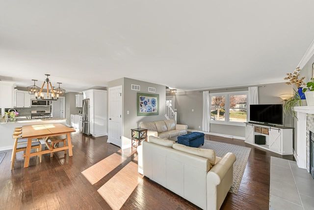 4213 W Madison BOULEVARD, Franklin, WI 53132