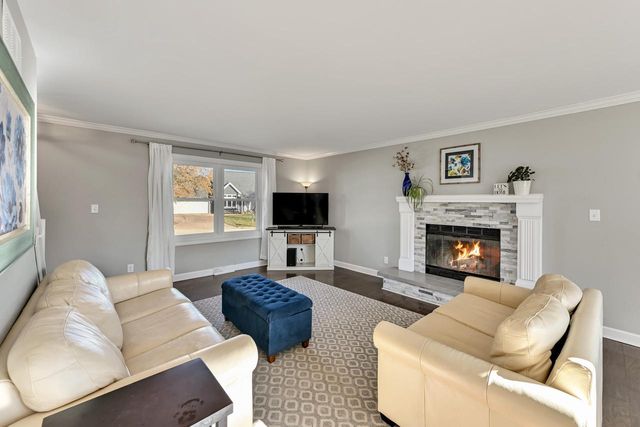 4213 W Madison BOULEVARD, Franklin, WI 53132