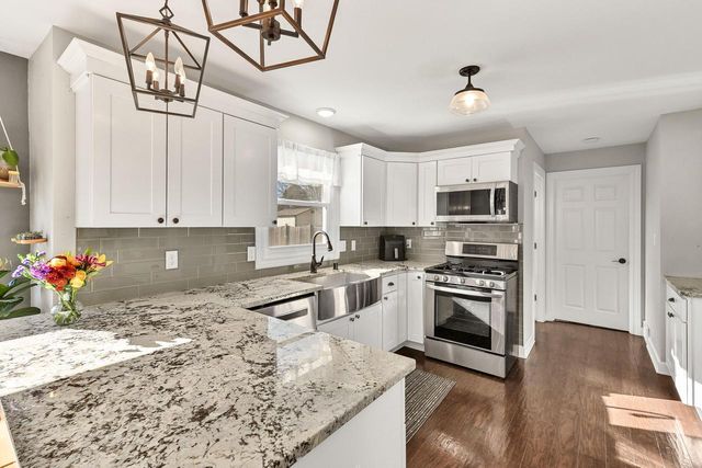 4213 W Madison BOULEVARD, Franklin, WI 53132