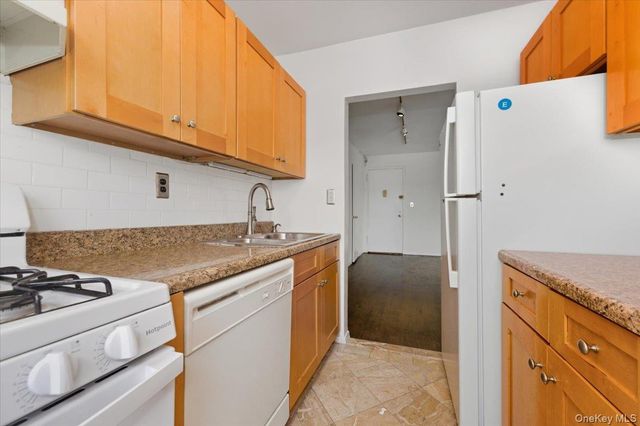 25 Sunnyside Drive 6K, Yonkers, NY 10705