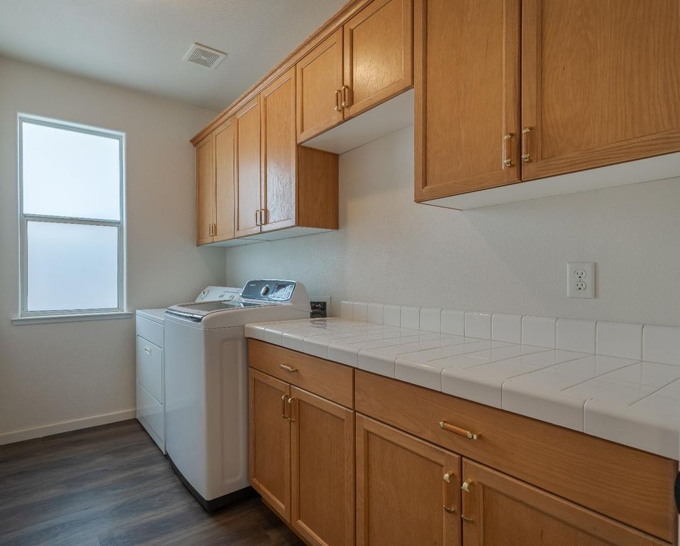 Image 20 of property listing at 2222 Carson Avenue, Clovis, CA 93611