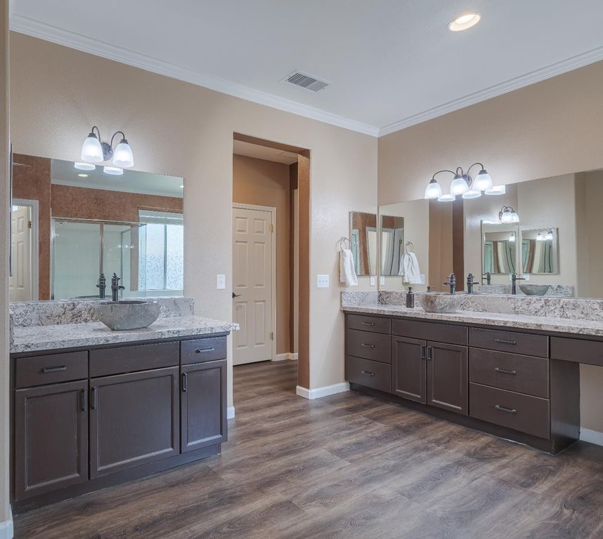 Image 30 of property listing at 2222 Carson Avenue, Clovis, CA 93611
