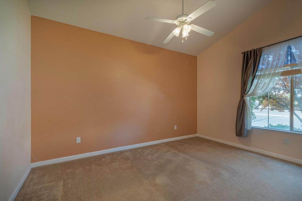 Image 31 of property listing at 2222 Carson Avenue, Clovis, CA 93611