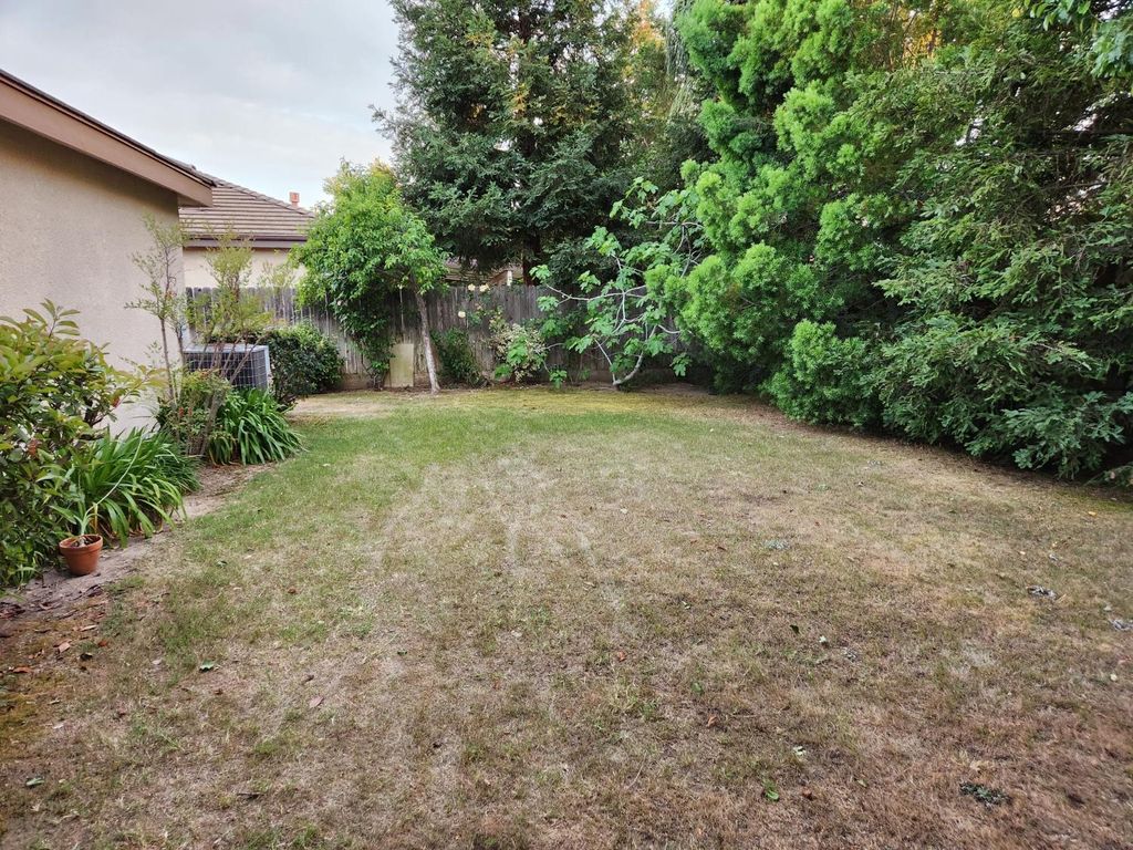 Image 41 of property listing at 2222 Carson Avenue, Clovis, CA 93611