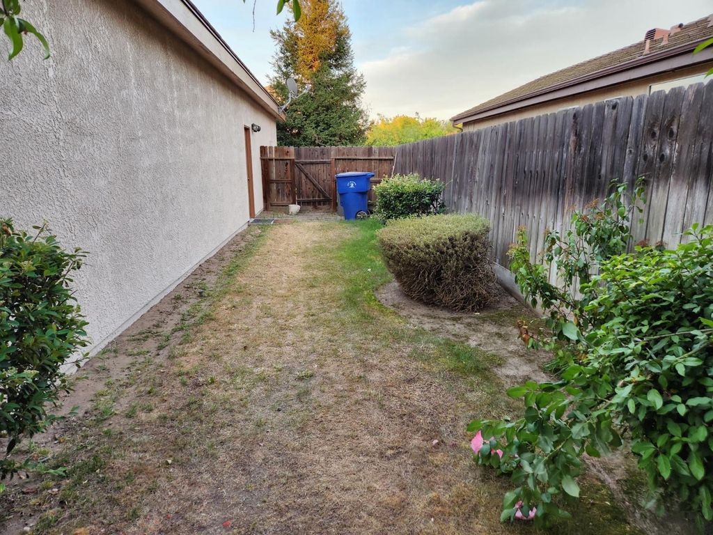 Image 43 of property listing at 2222 Carson Avenue, Clovis, CA 93611