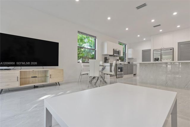 2889 SW 33rd Ave 2889, Miami, FL 33133