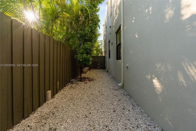 2889 SW 33rd Ave 2889, Miami, FL 33133