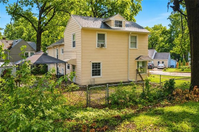 500 NE 44th Street, Kansas City, MO 64116