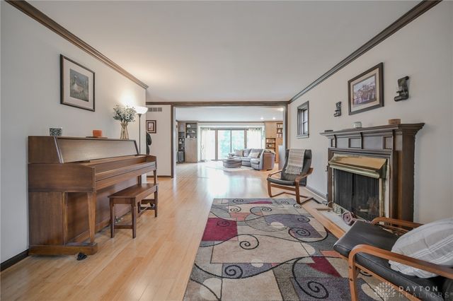 735 Tanglewood Drive, Springfield, OH 45504