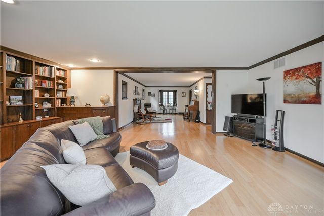 735 Tanglewood Drive, Springfield, OH 45504