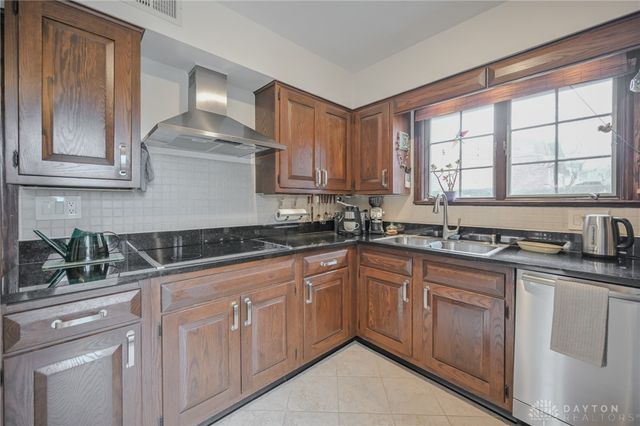 735 Tanglewood Drive, Springfield, OH 45504