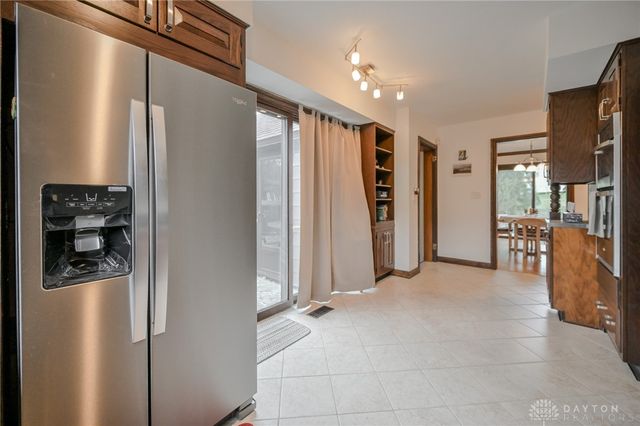 735 Tanglewood Drive, Springfield, OH 45504