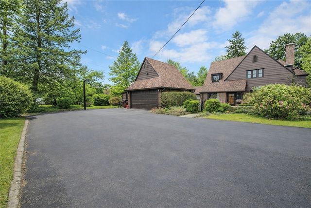 735 Tanglewood Drive, Springfield, OH 45504