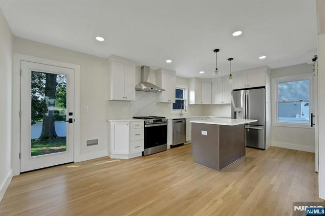 300 John Ochs Drive, Saddle Brook, NJ 07663