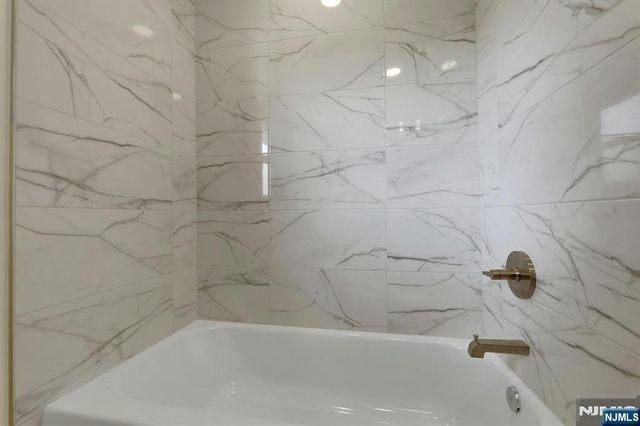 300 John Ochs Drive, Saddle Brook, NJ 07663