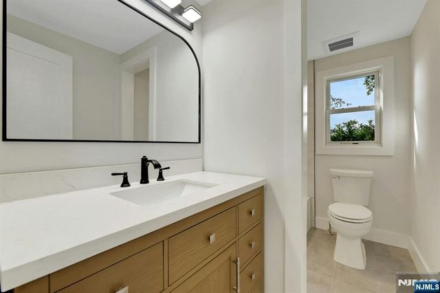 300 John Ochs Drive, Saddle Brook, NJ 07663