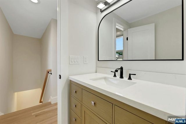 300 John Ochs Drive, Saddle Brook, NJ 07663