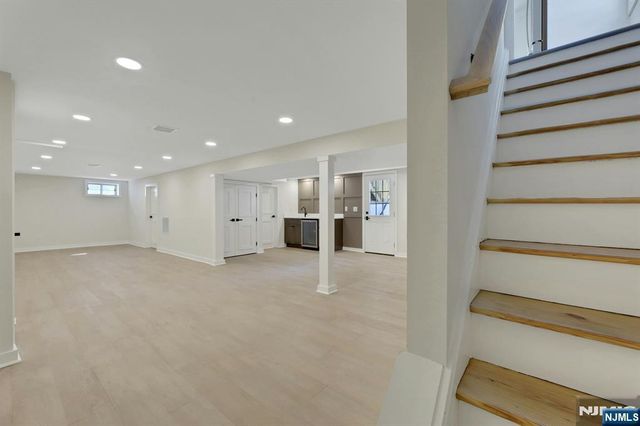 300 John Ochs Drive, Saddle Brook, NJ 07663