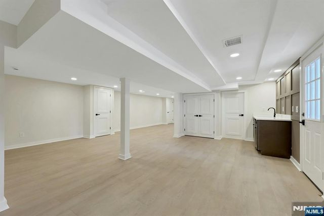 300 John Ochs Drive, Saddle Brook, NJ 07663