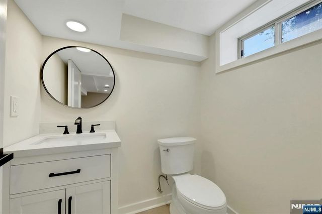 300 John Ochs Drive, Saddle Brook, NJ 07663
