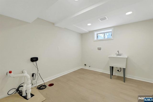 300 John Ochs Drive, Saddle Brook, NJ 07663
