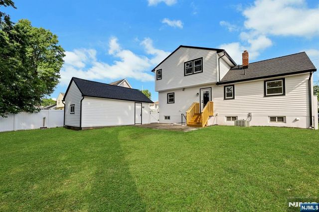 300 John Ochs Drive, Saddle Brook, NJ 07663