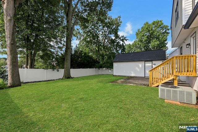 300 John Ochs Drive, Saddle Brook, NJ 07663