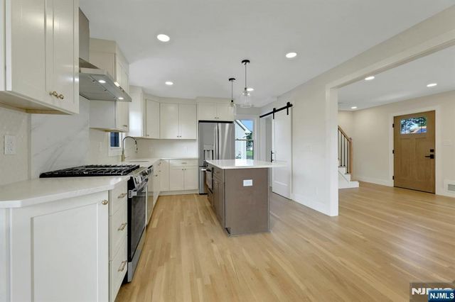 300 John Ochs Drive, Saddle Brook, NJ 07663