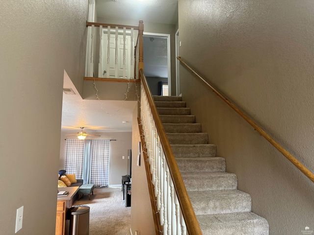 1120 Newfoundland Drive, Manhattan, KS 66503