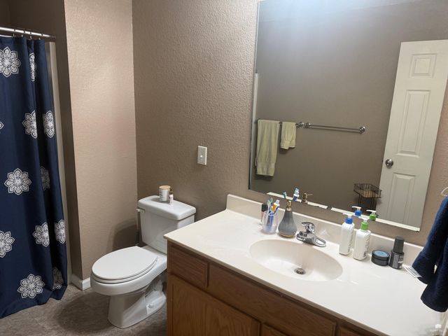 1120 Newfoundland Drive, Manhattan, KS 66503