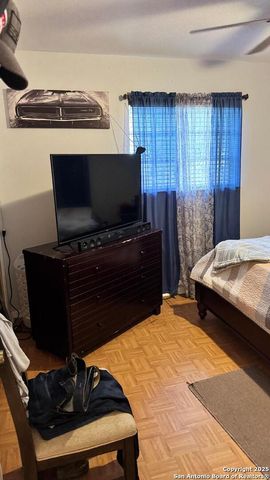 1907 Ann Arbor, San Antonio, TX 78224