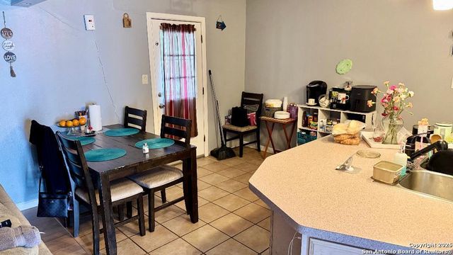 1907 Ann Arbor, San Antonio, TX 78224