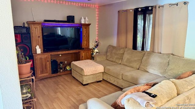 1907 Ann Arbor, San Antonio, TX 78224