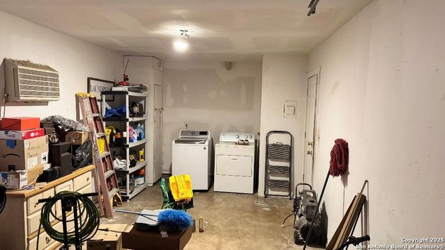 1907 Ann Arbor, San Antonio, TX 78224