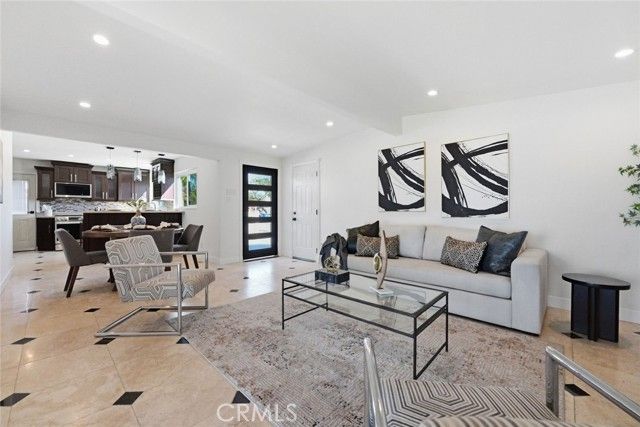 4862 Kings, San Diego, CA 92117