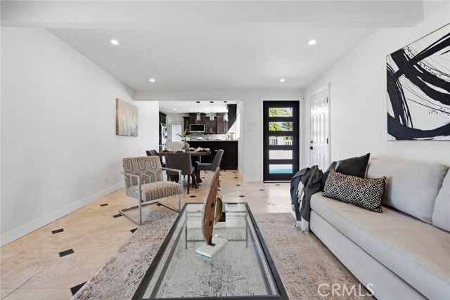 4862 Kings, San Diego, CA 92117