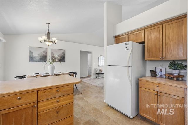 7710 N Dodgin Ave, Boise, ID 83714