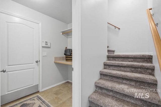 7710 N Dodgin Ave, Boise, ID 83714