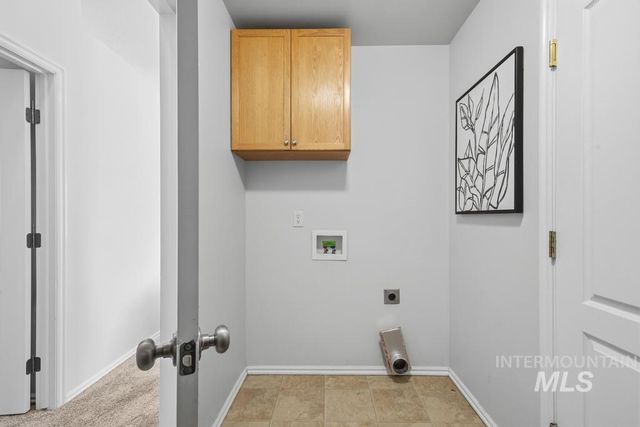 7710 N Dodgin Ave, Boise, ID 83714