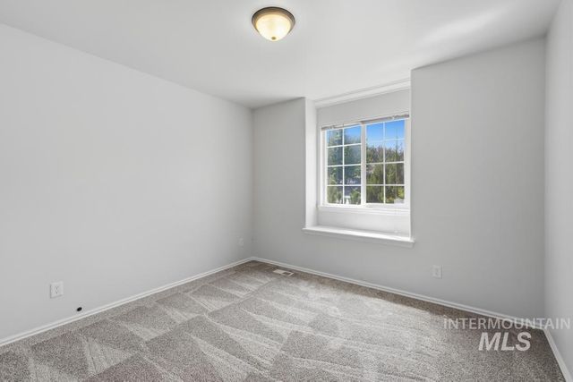 7710 N Dodgin Ave, Boise, ID 83714