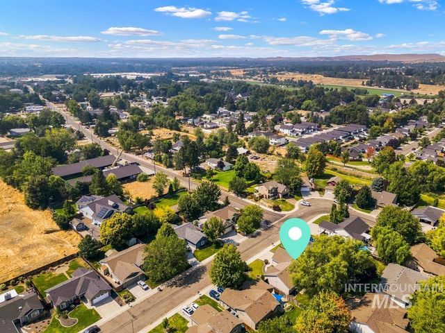 7710 N Dodgin Ave, Boise, ID 83714