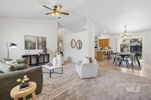 7710 N Dodgin Ave, Boise, ID 83714
