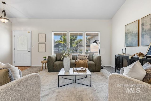7710 N Dodgin Ave, Boise, ID 83714