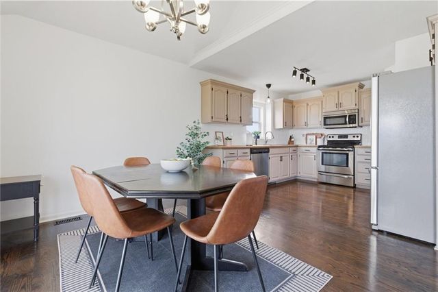 1010 WELLINGTON Way, Liberty, MO 64068