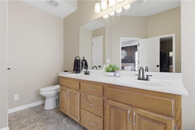 1010 WELLINGTON Way, Liberty, MO 64068