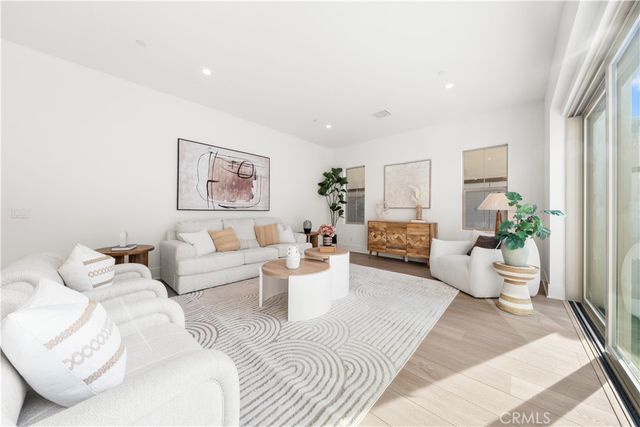 311 Brimwood, Irvine, CA 92618